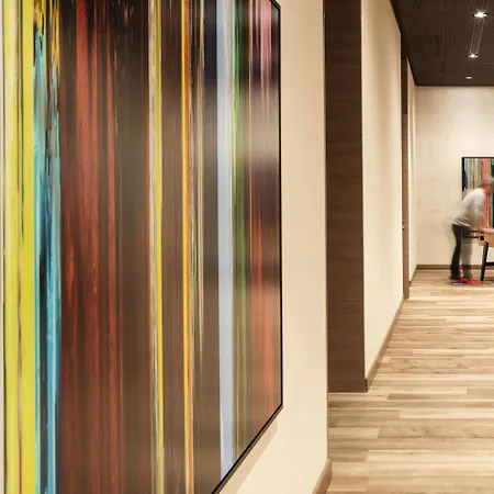 Intercityhotel 4*