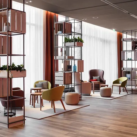 Intercityhotel Otel 4*