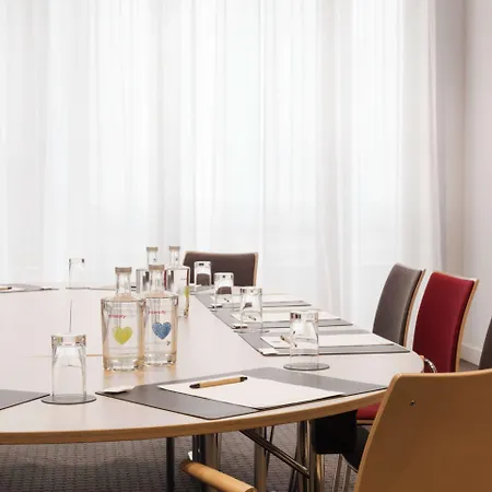 Ξενοδοχείο Intercityhotel 4*