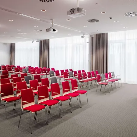 מלון Intercityhotel