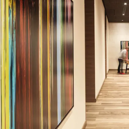 מלון Intercityhotel