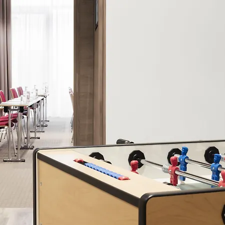 Ξενοδοχείο Intercityhotel 4*